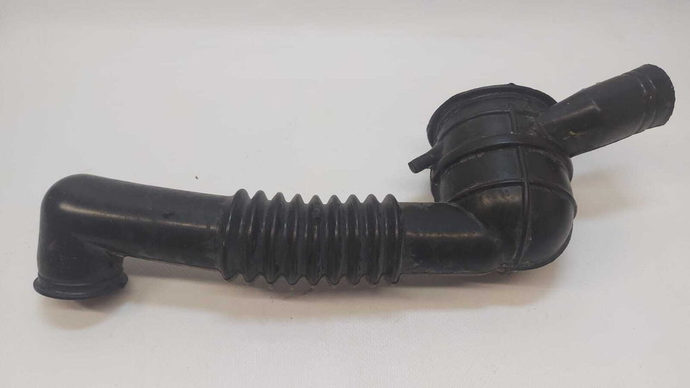 Патрубок сливной для стирадьной машины Indesit, Ariston (верт) 17400176604 б/у