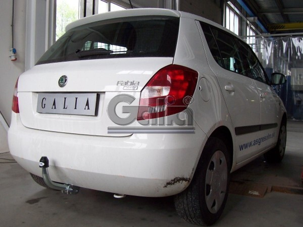 Фаркоп оцинкованный Galia S081A для Skoda Fabia хетчбек 2000-2007, 2007-2014(паспорт и сертификат в комплекте)(без электрики)