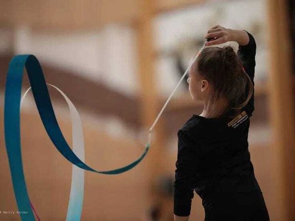 Алиса Стамат в лонгсливе Будь Чемпионом