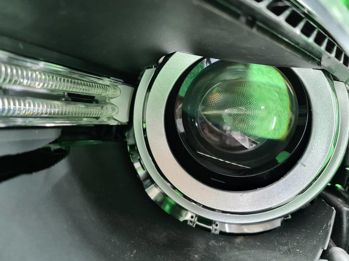 Битая Фара левая Audi Q3 1 8U (2014-2018) ксенон