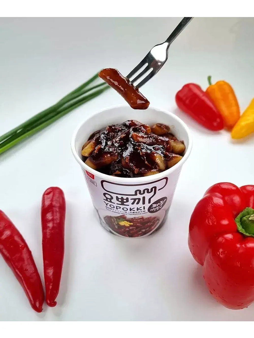 Токпокки Yopokki рисовые клецки с соусом чачжан 120 г