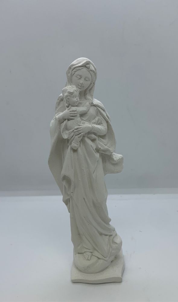 Статуя «Дева Мария с младенцем»