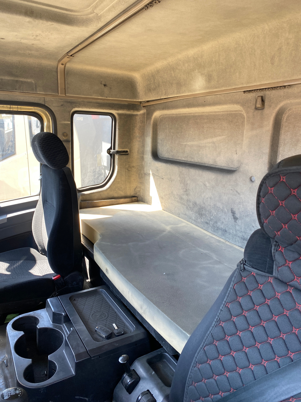 Shacman (Shaanxi) SX* 8x4 Самосвал SX33186V366 (Дизельный, 11,6 л, 423 л.с., МТ)