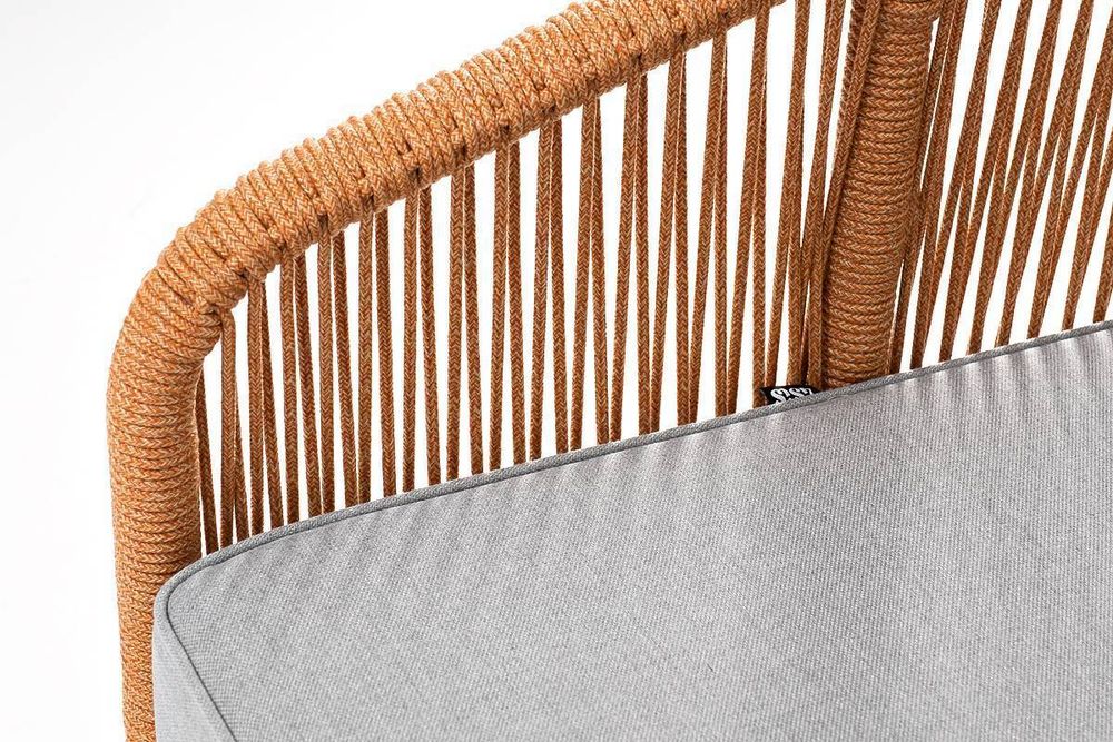 "Канны" диван 2-местный плетеный из роупа, каркас алюминий светло-серый (RAL7035) муар, роуп оранжевый меланж круглый, ткань светло-серая