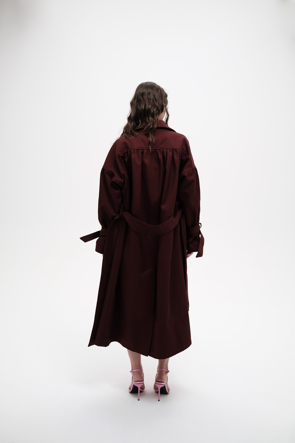 Бордовый тренч