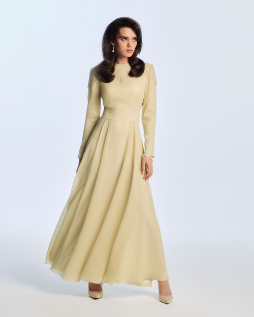 ПЛАТЬЕ ИЗ ОЛИВКОВОГО ШЕЛКА С КРУЖЕВНОЙ КОКЕТКОЙ