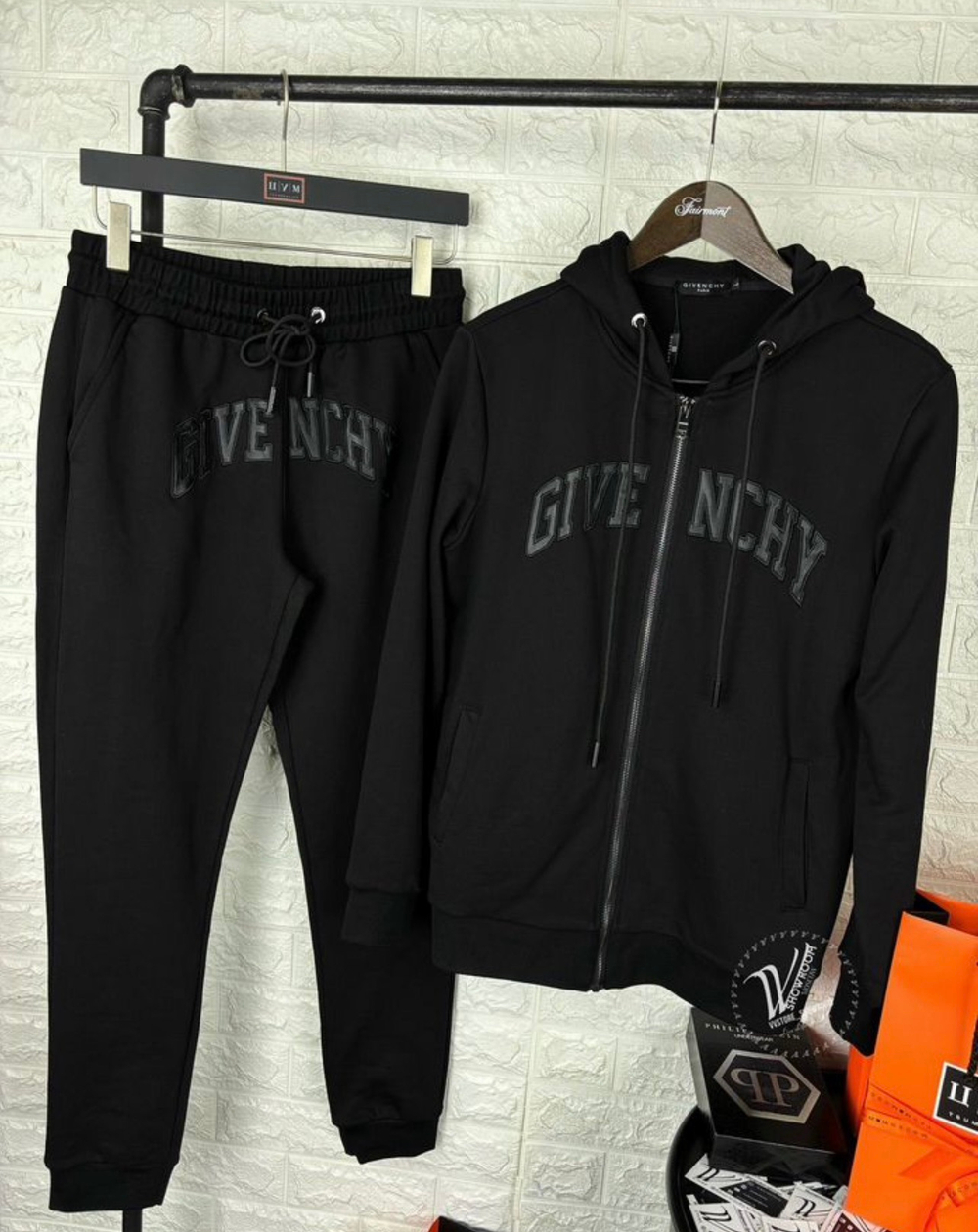 Спортивный костюм Givenchy
