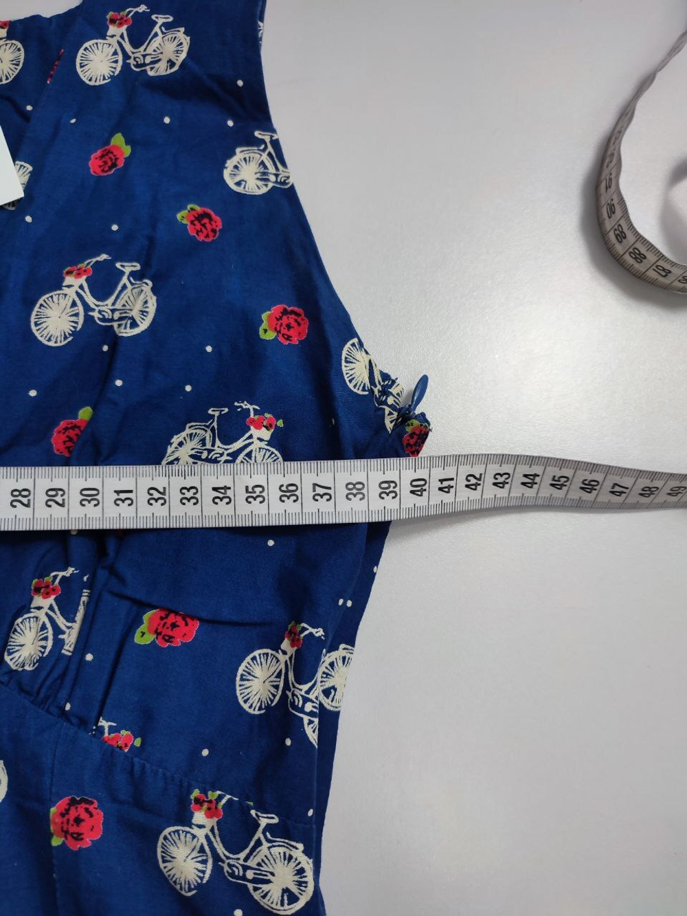 Платье Yumi стильное 42 размер