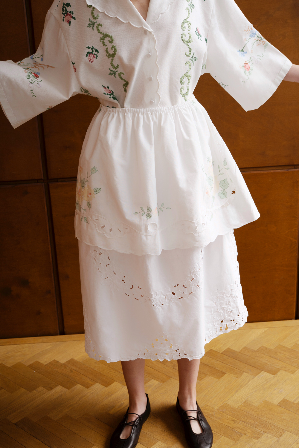 Юбка с цветочной вышивкой