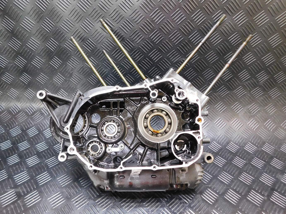 Правая часть картера Yamaha Drag Star XVS1100 Classic VP13J 050753