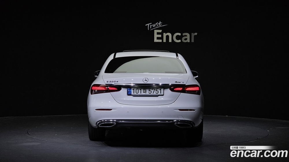 Mercedes-Benz E-Class W213 E220d 4MATIC Exclusive (01.2022)
