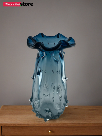 Ваза для цветов 30 см. стеклянная с шипами и горлышком "Волна"