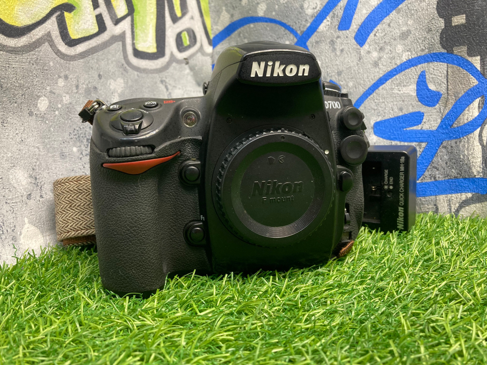 Nikon D700 (136.100 кадров)