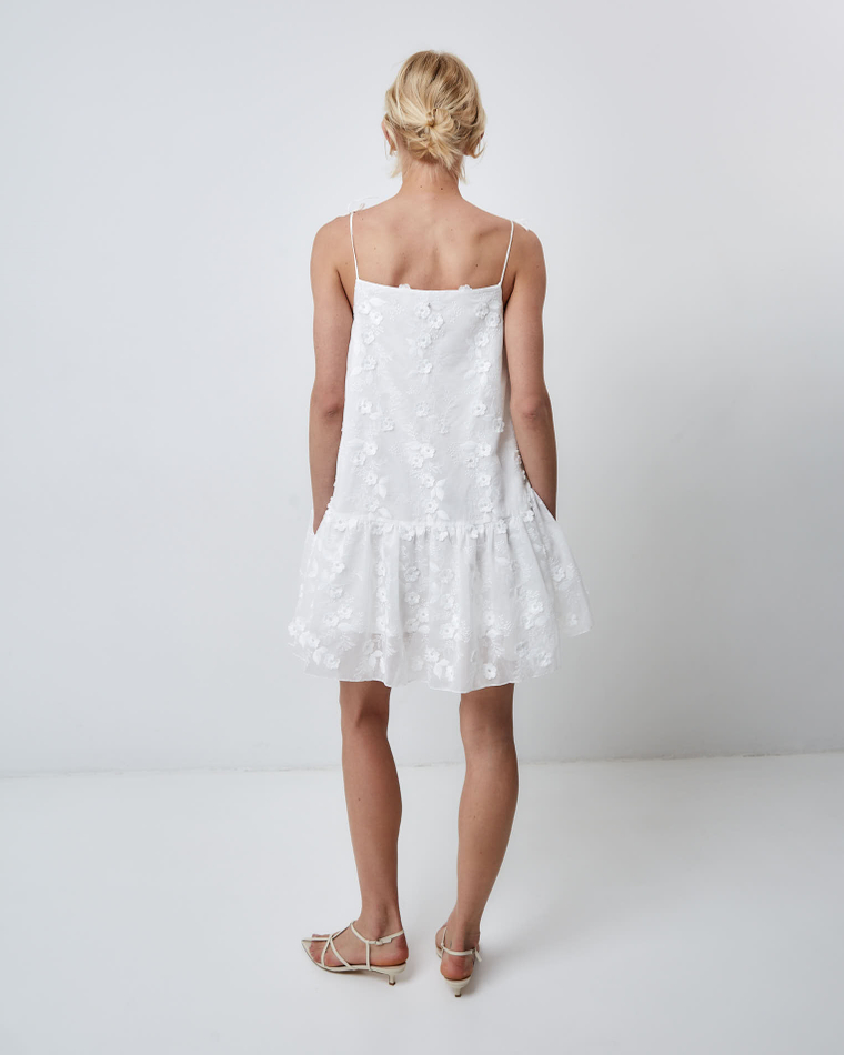 Сарафан из хлопкового шитья белый