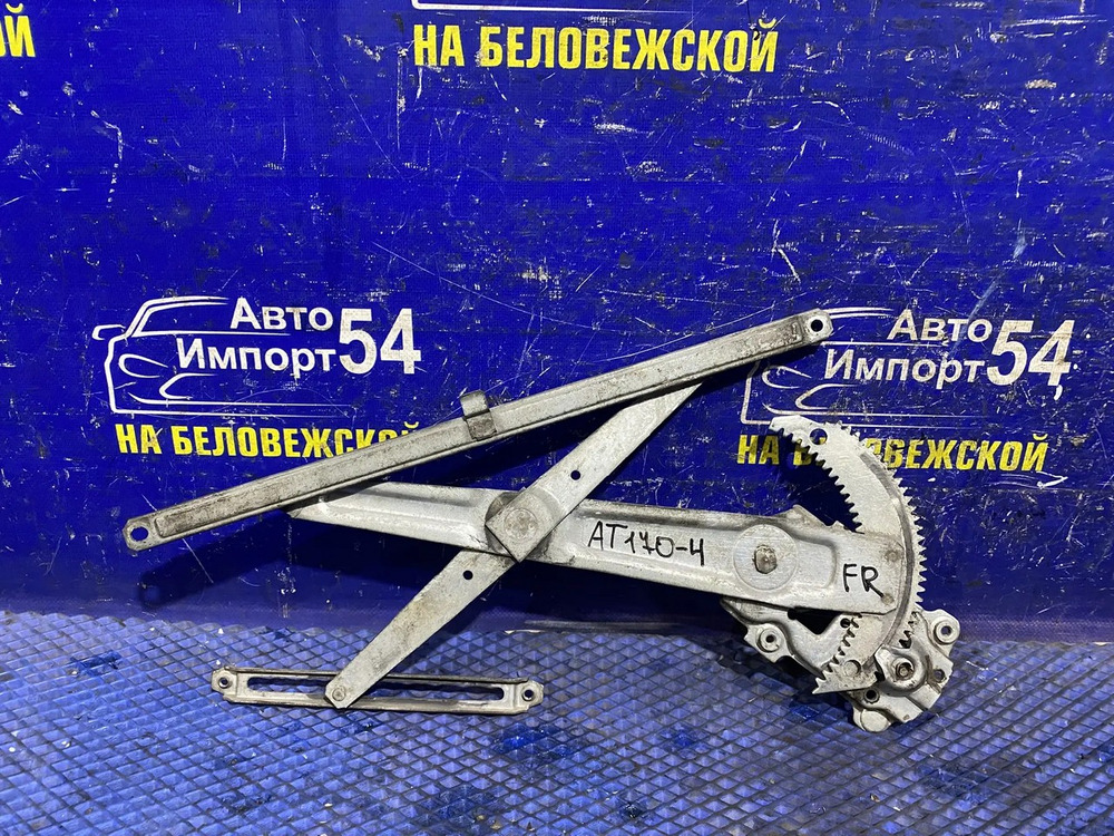 Стеклоподъемник передний правый TOYOTA CORONA 1988