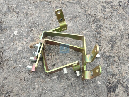 Скоба кулисы в сборе 80.1110380-01