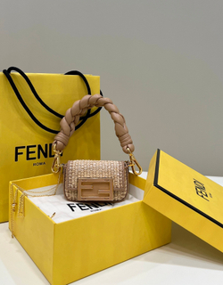 Fendi Nano Baguette 11 cm