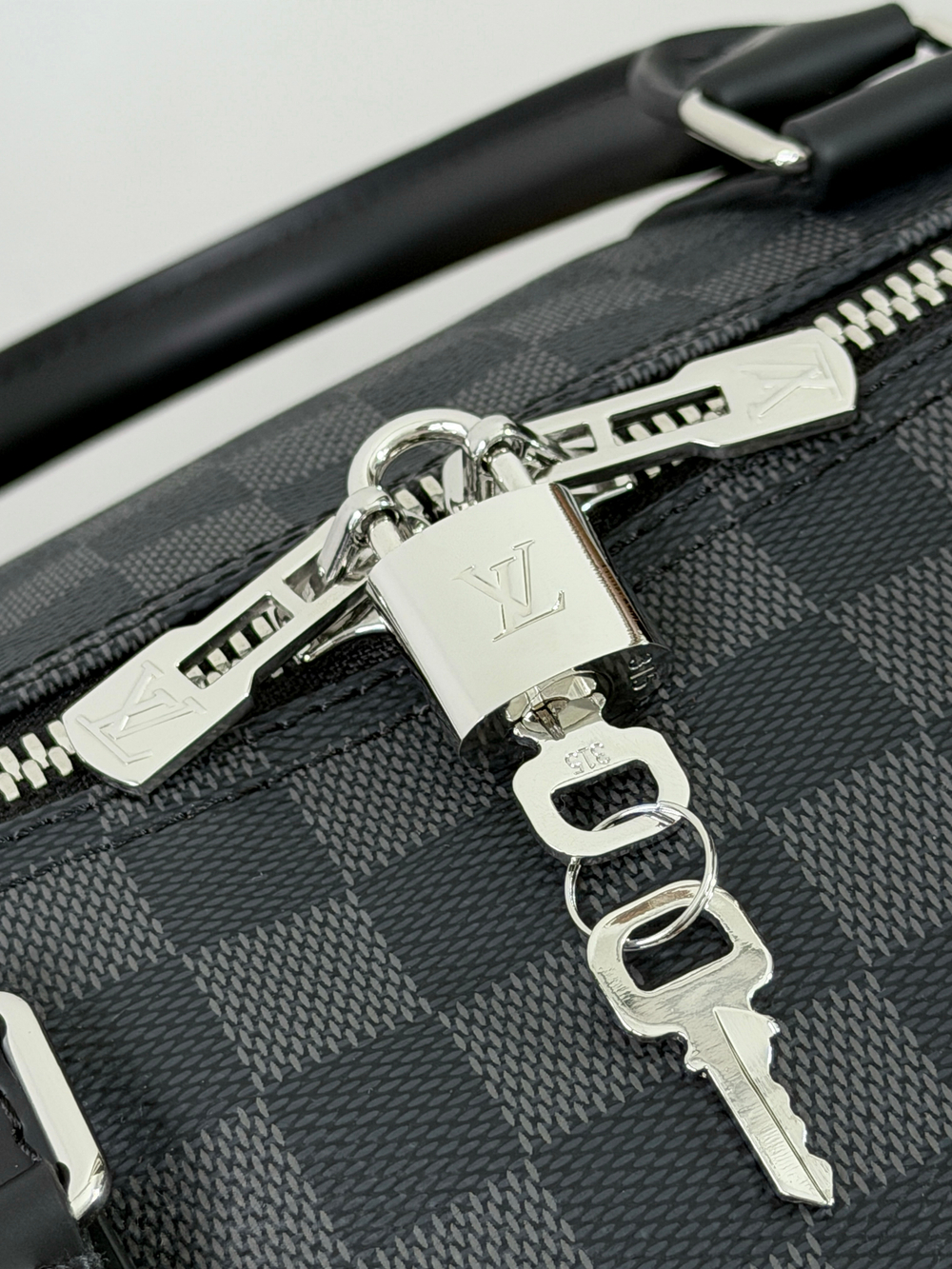 Louis Vuitton Keepall Bandouliere 55