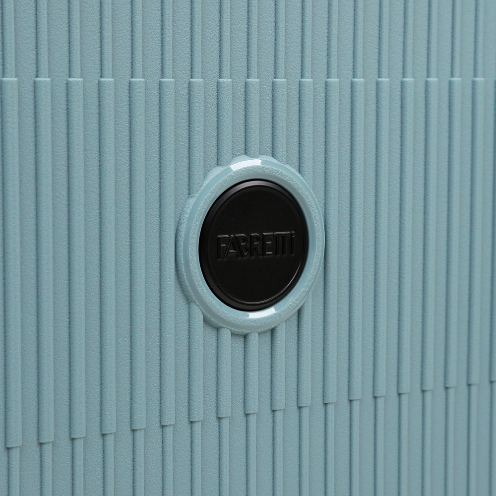 Чемодан средний (М) полипропилен "Fabretti"