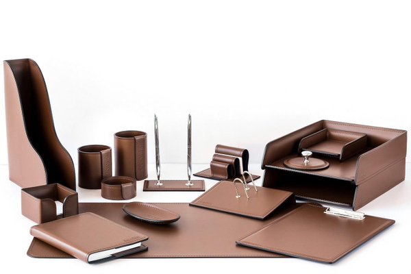 Офисный настольный из кожи цвет орех 16 предметов
