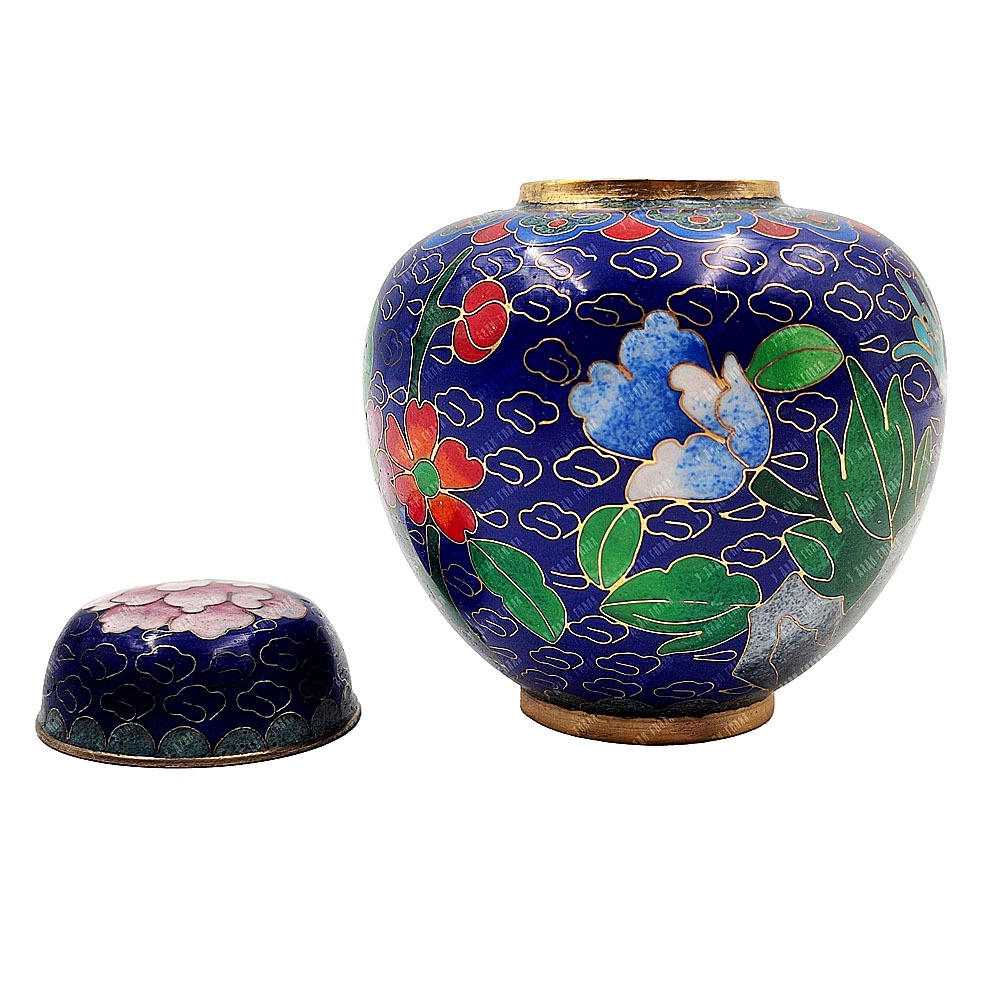 Стринная вазочка с цветами хризантемы  в технике Cloisonne (Клуазонне) Китай. Первая половина  20 в.