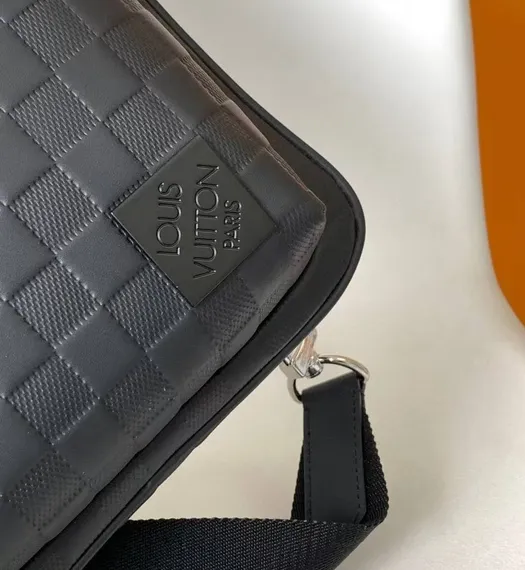 Сумка-слинг Louis Vuitton Avenue NM кожа Damier Infini