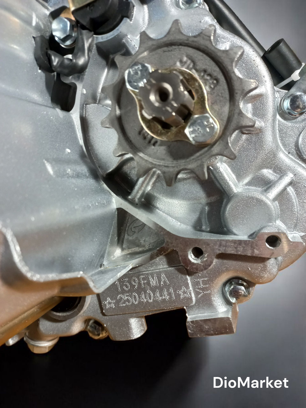 Двигатель на питбайк TTR 125 (152FMI) Серебристый ВЕРХНИЙ стартер