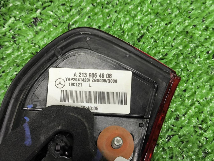Фонарь левый внутренний Mercedes E W213 (20-23)