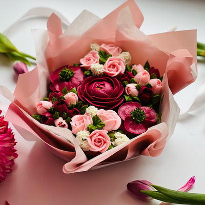 Букет цветочных капкейков анемоны с розами 7 шт