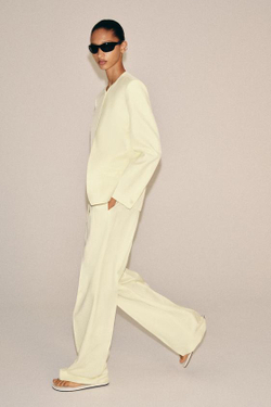 ZARA БРЮКИ С ЗАЩИПАМИ — ZW COLLECTION, ЖЕЛТЫЙ
