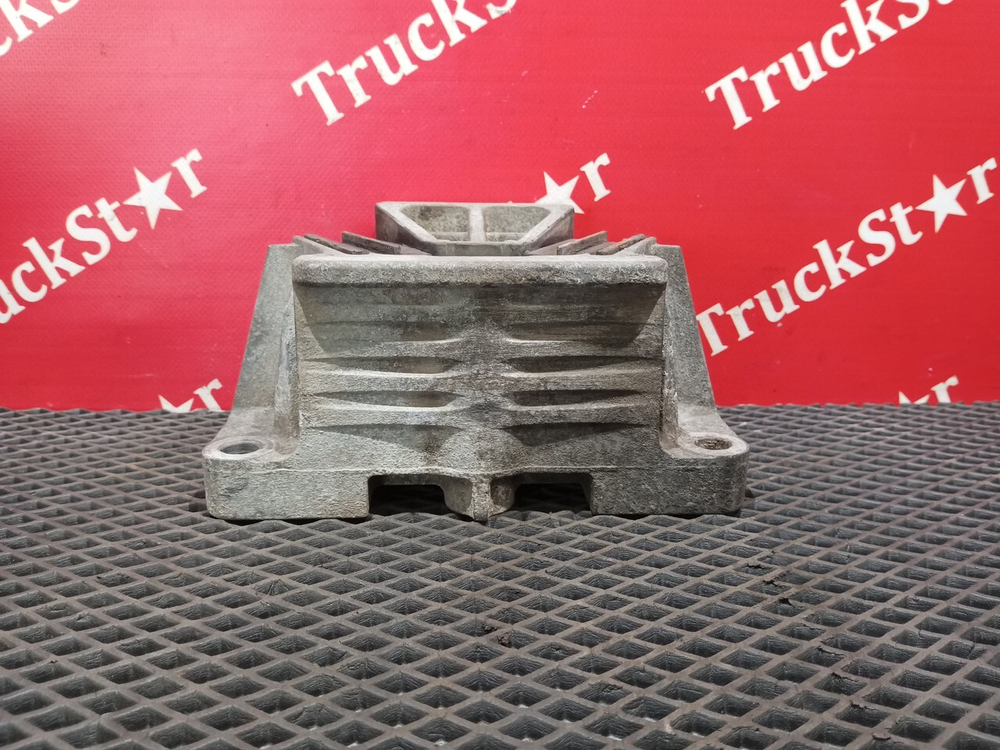 Подушка двигателя задняя