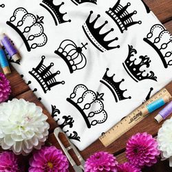 Ткань оксфорд 210 чёрные короны на бежевом фоне