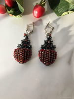 Серьги из бисера "Ника" ручной работы с камнем Гранат