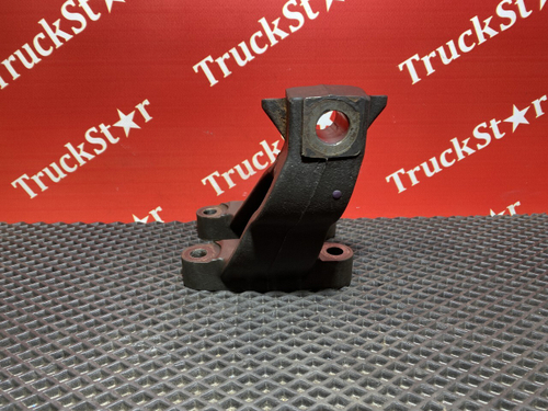 Кронштейн двигателя передний левый