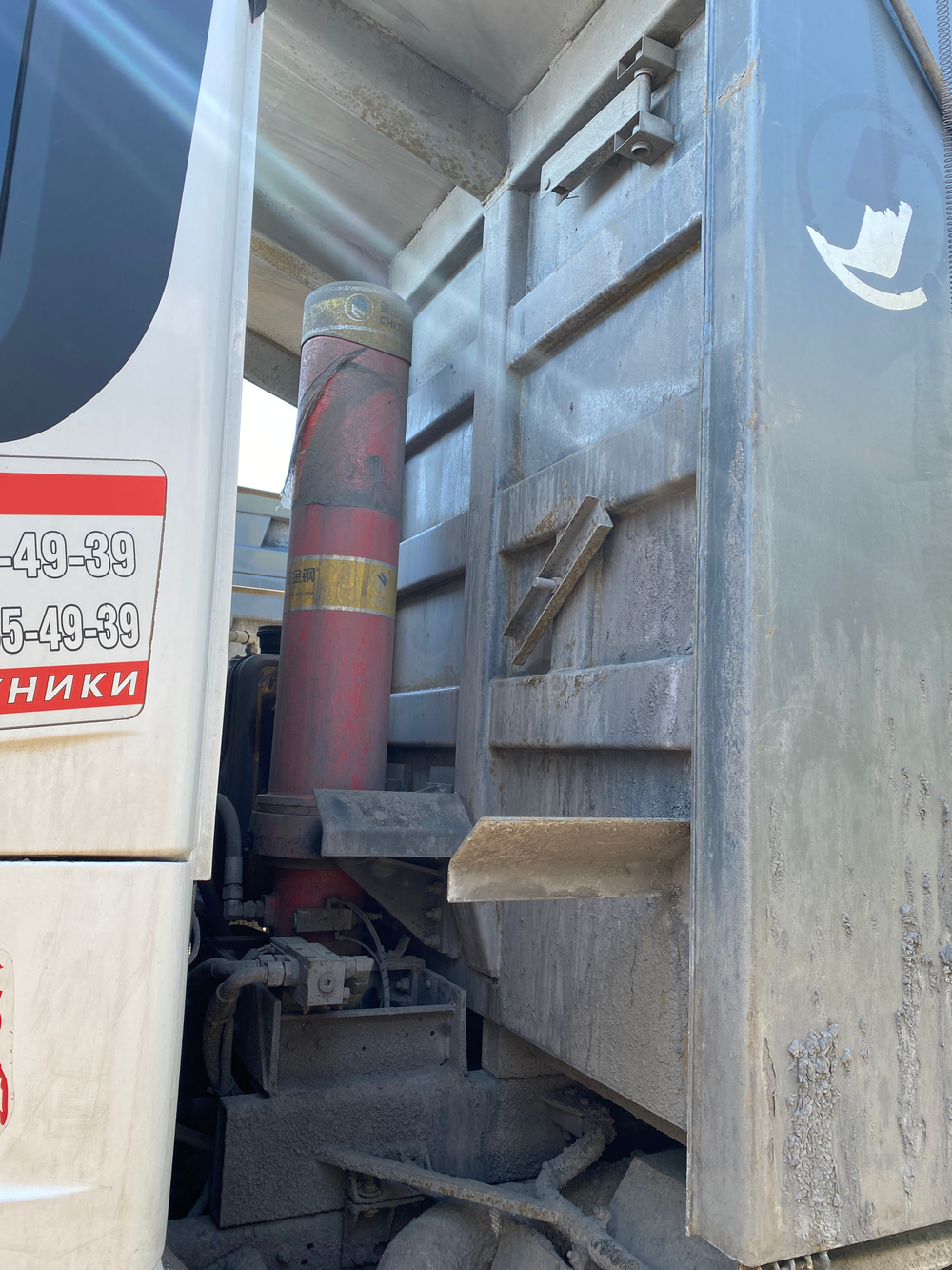 Shacman (Shaanxi) SX* 8x4 Самосвал SX331863366 (Дизельный, 12,5 л, 544 л.с., МТ)