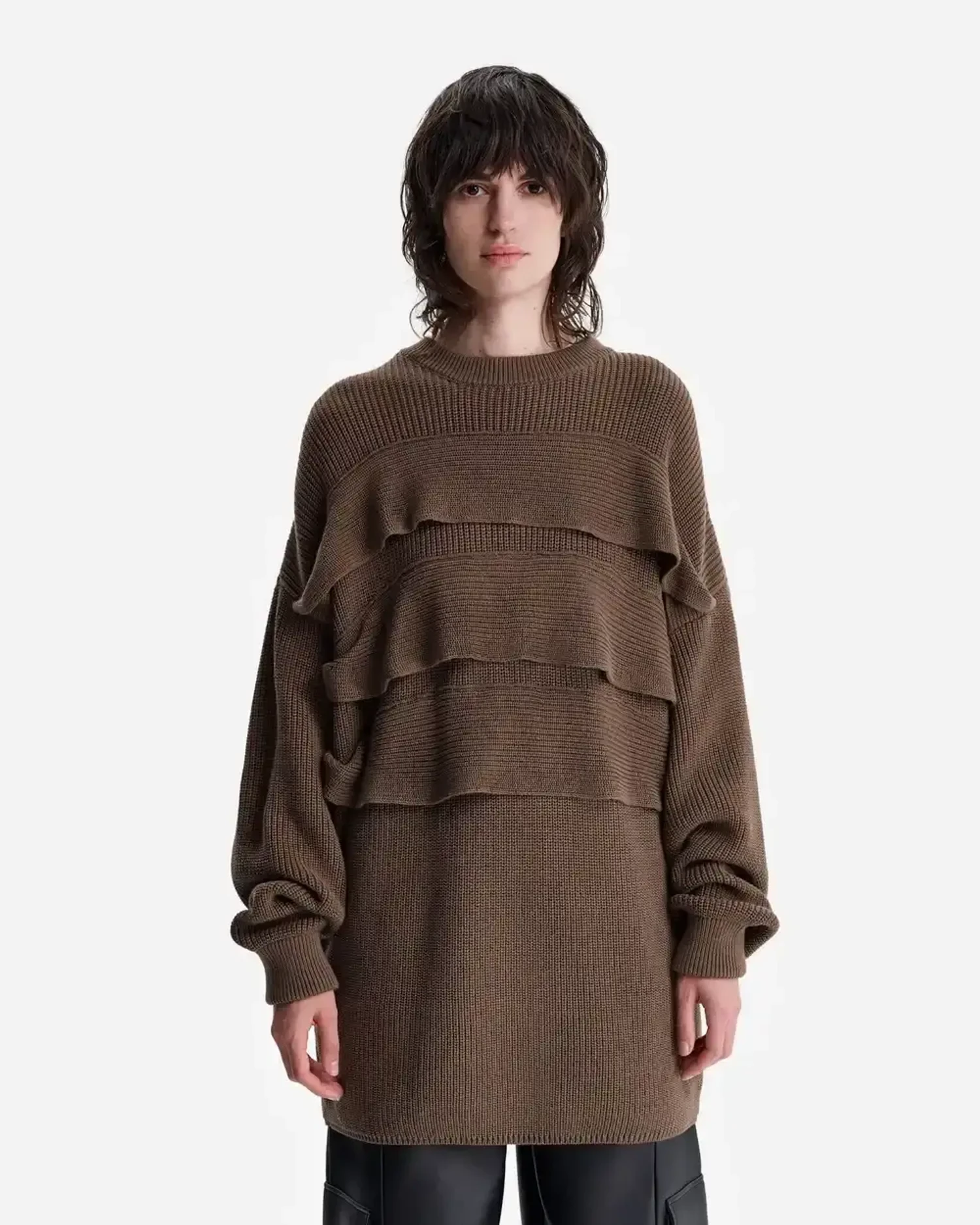 Свитер с воланами