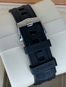 Часы Omega Seamaster Driving