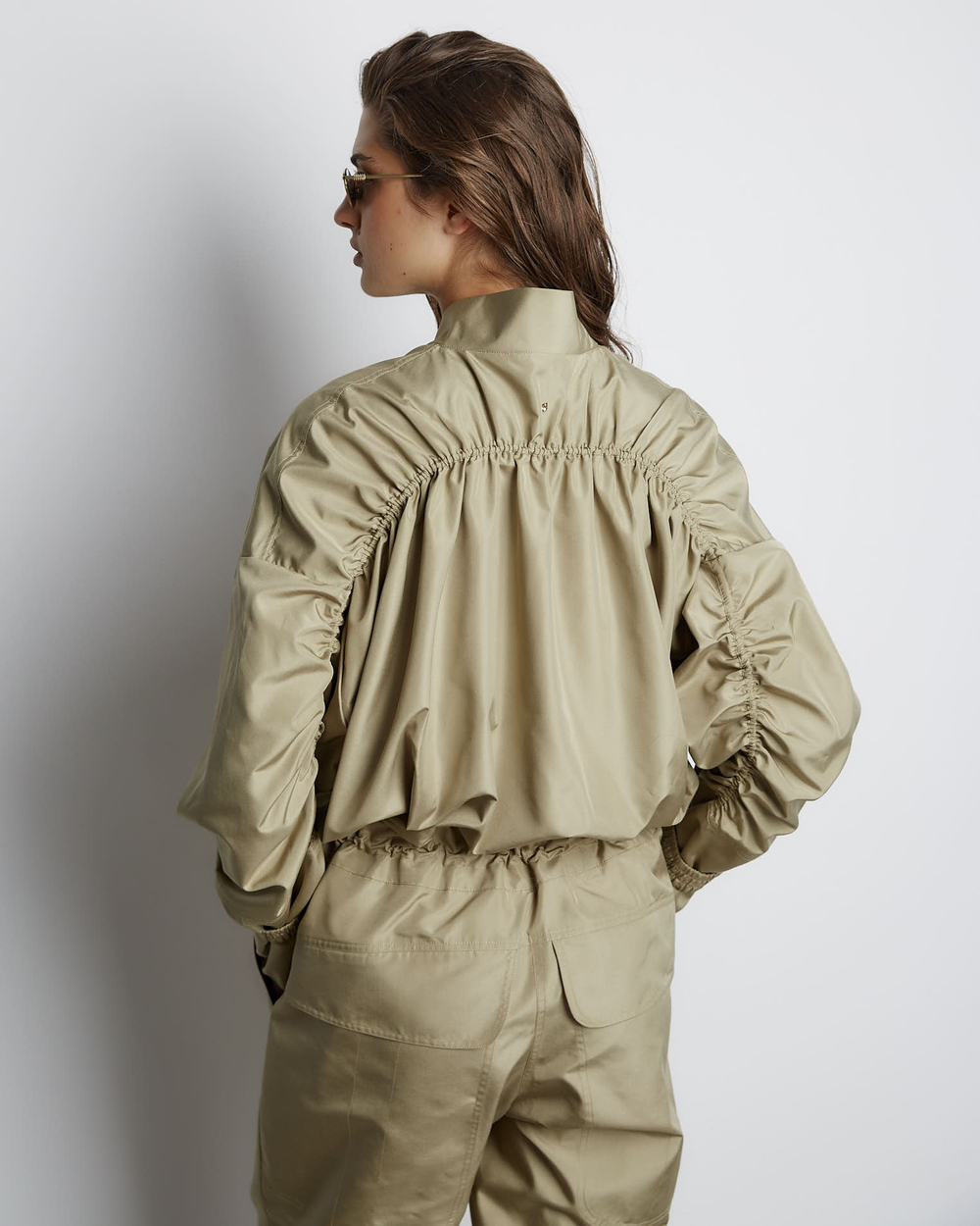 Комбинезон из шелка хаки