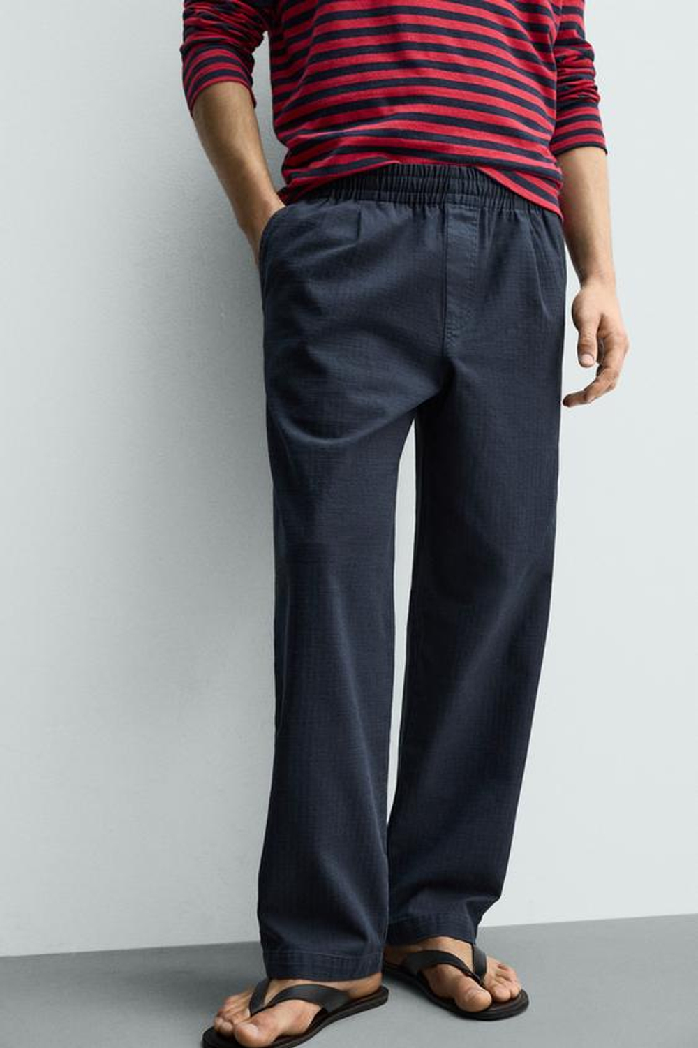 ZARA БРЮКИ RELAXED FIT В ЕЛОЧКУ, МОРСКОЙ СИНИЙ