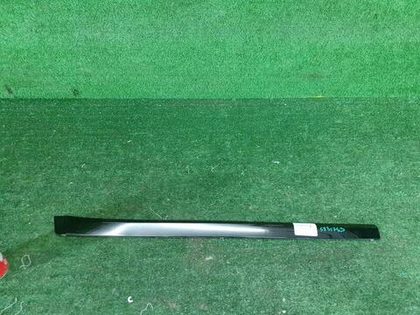 Молдинг двери задний правый Bentley Bentayga (2015-2020)
