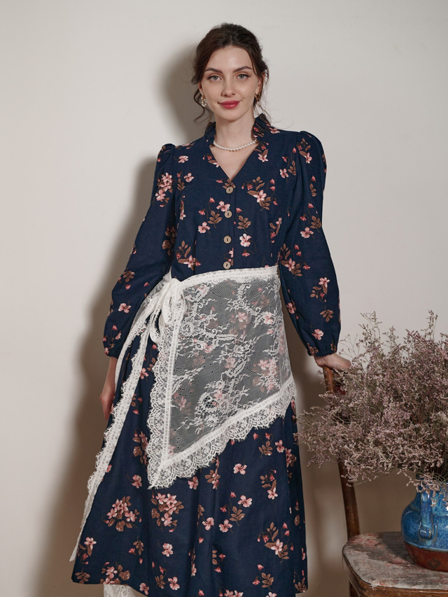 Платье с воротником длинное