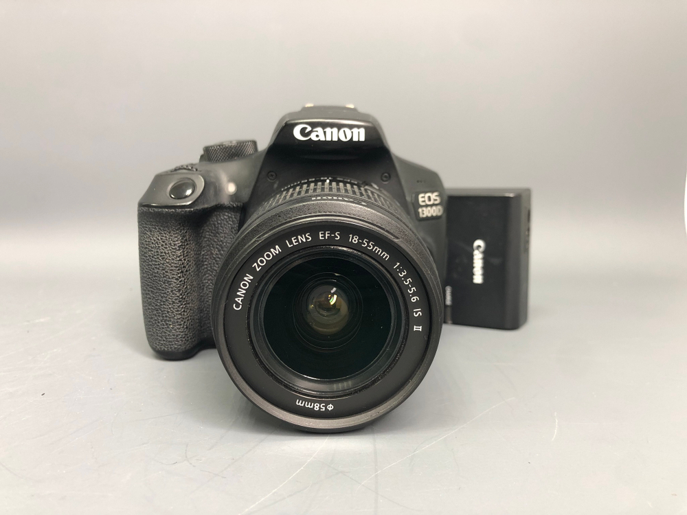 Canon 1300D + 18-55mm 3.5-5.6 IS II 61.000 кадров