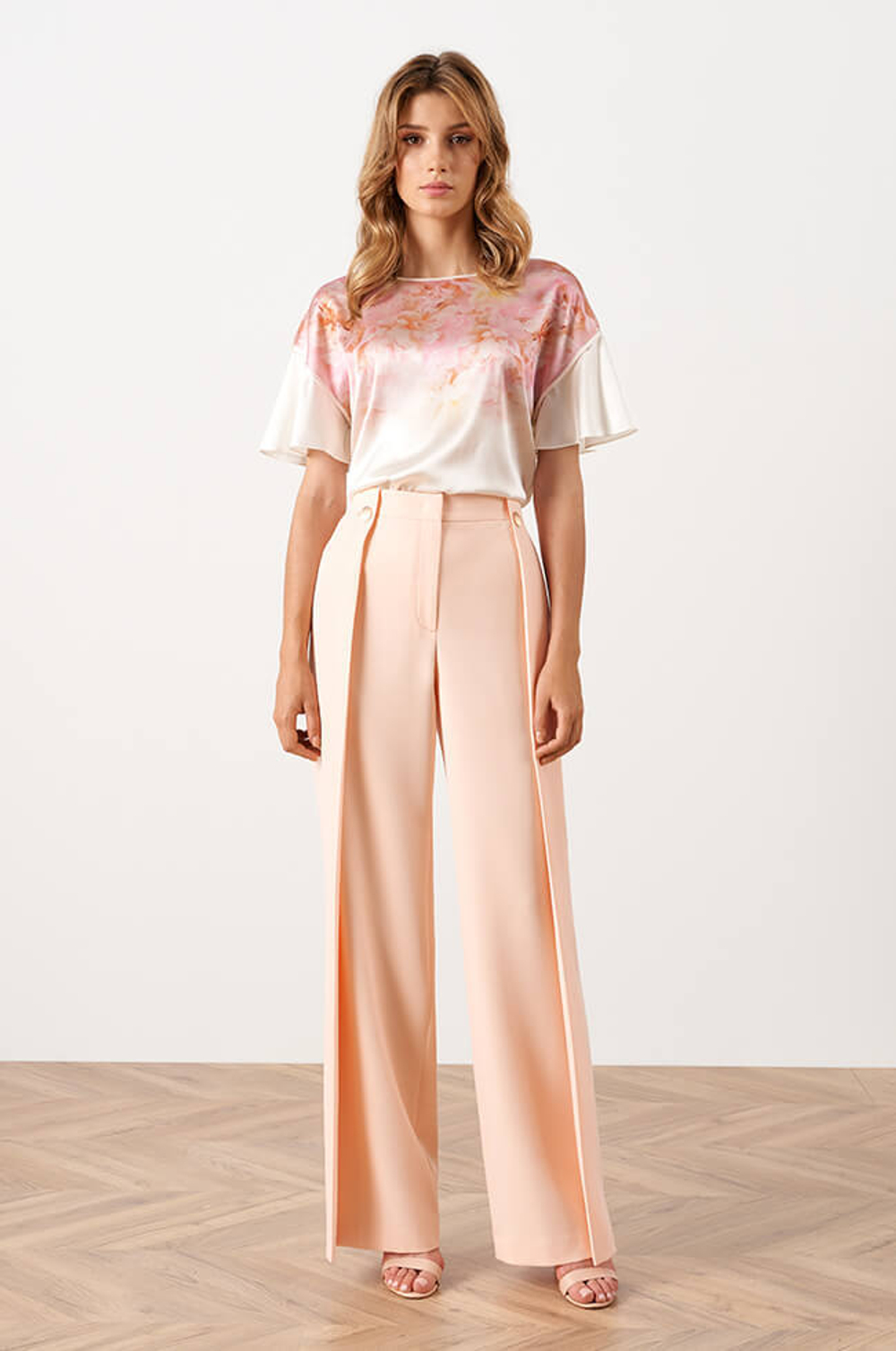 23034 Блузка женская (молочный)