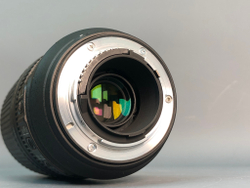 Nikon 70-300mm 4.5-5.6G ED-IF AF-S VR Zoom-Nikkor
