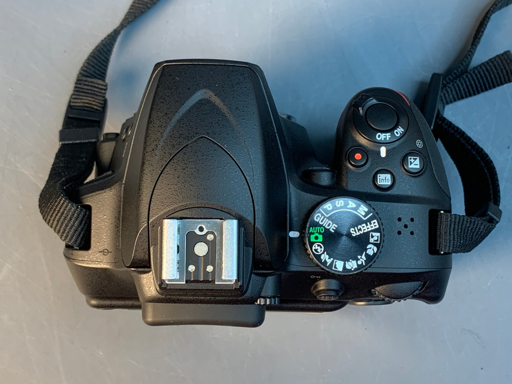 Nikon D3400 Kit AF-P DX 18-55mm G VR 4900 кадров
