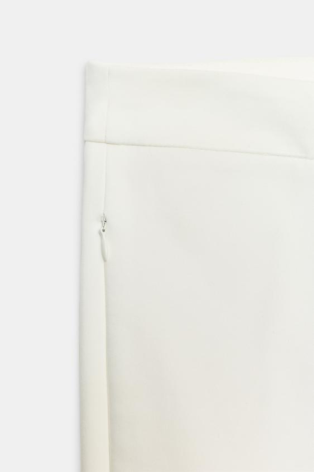 ZARA УКОРОЧЕННЫЕ БРЮКИ MINI FLARE, БЕЛЫЙ