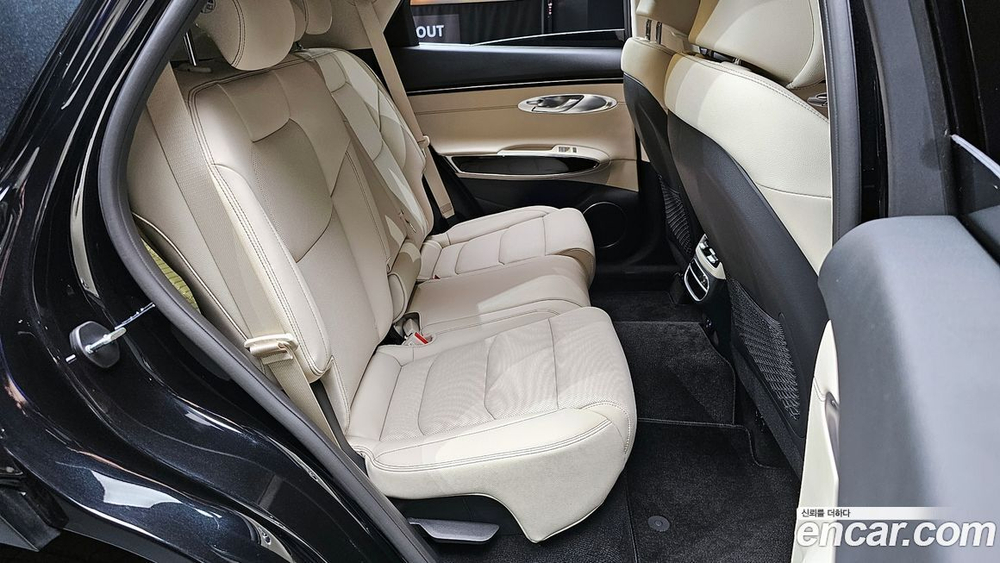 Genesis GV70 2.5T Бензин 2WD (01.2024)