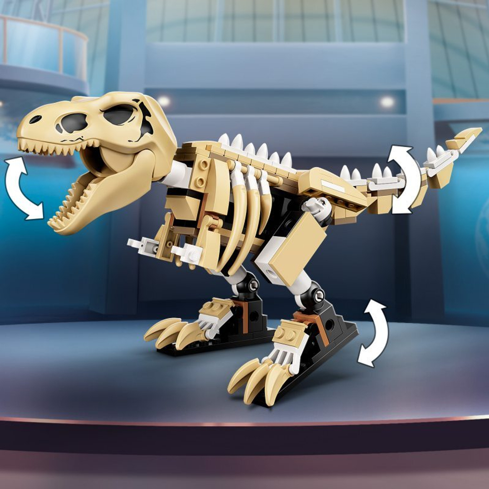 Конструктор Lego Jurassic World Скелет тираннозавра на выставке 76940