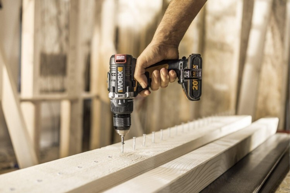 Дрель-шуруповерт аккумуляторная Worx WX373 ударная, бесщеточная