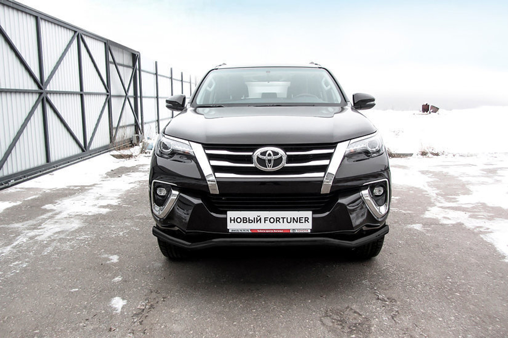 Защита переднего бампера Toyota Fortuner (2015-2023) d57 волна серебристая